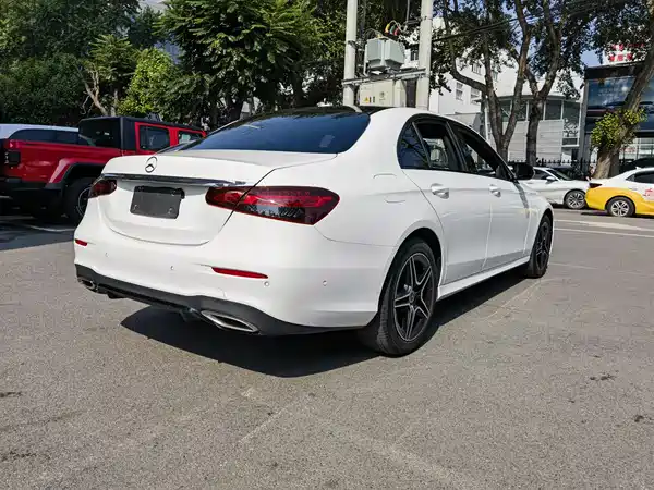 Mercedes-Benz E-Class 2022