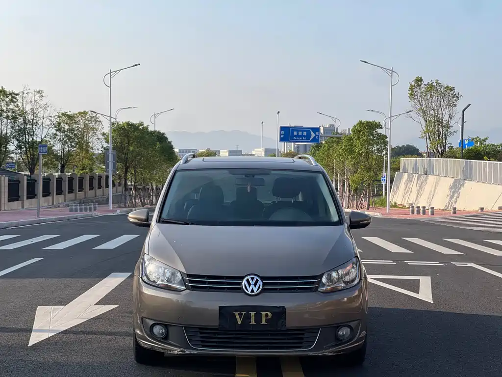 Volkswagen Touran 2015 — фото 2