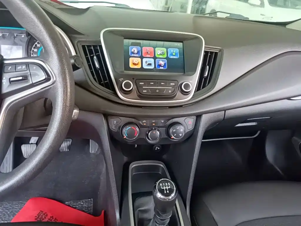 Chevrolet Cavalier 2019 — фото 13