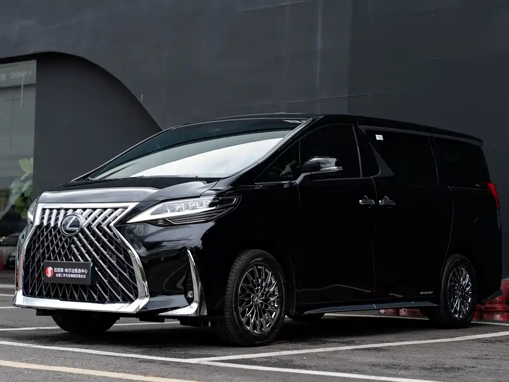 Lexus LM 2020