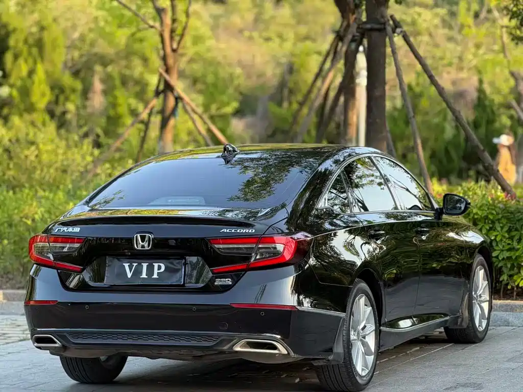 Honda Accord 2022 — фото 10