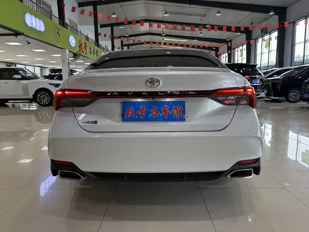 Toyota Avalon 2020 — фото 13