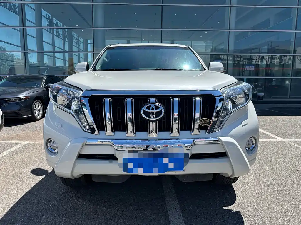 Toyota Prado 2017 — фото 2