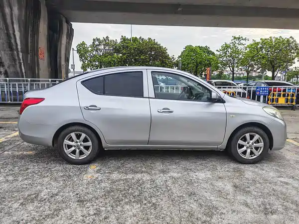 Nissan Sunny 2013