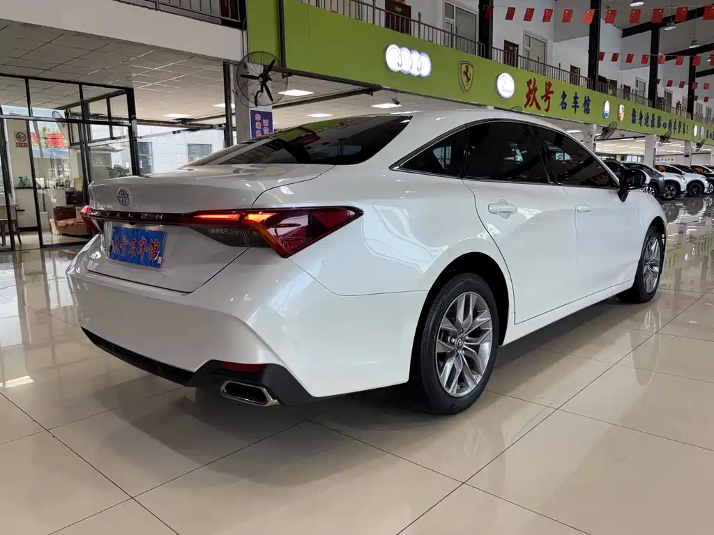 Toyota Avalon 2020 — фото 12