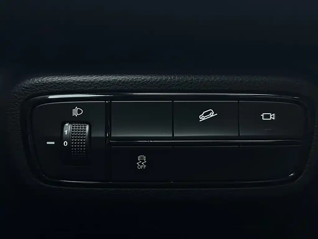 GAC Trumpchi M6 2022 — фото 19