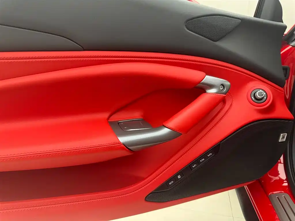 Ferrari F8 2022 — фото 11