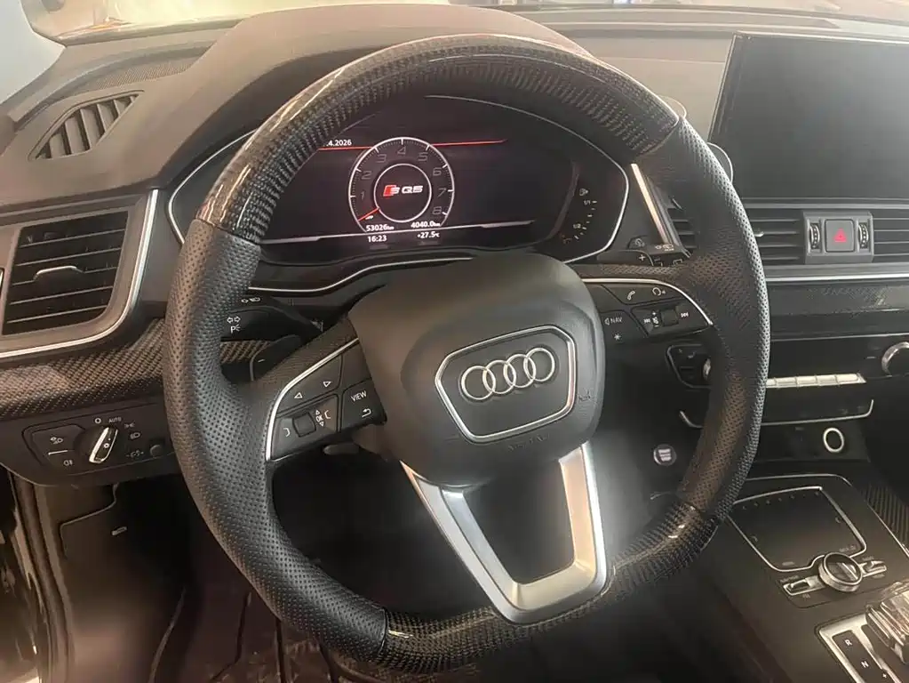 Audi Q5L 2019 — фото 10