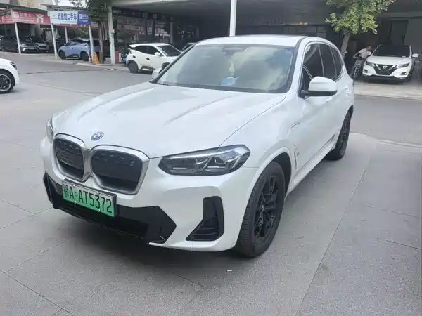 BMW iX3 2024