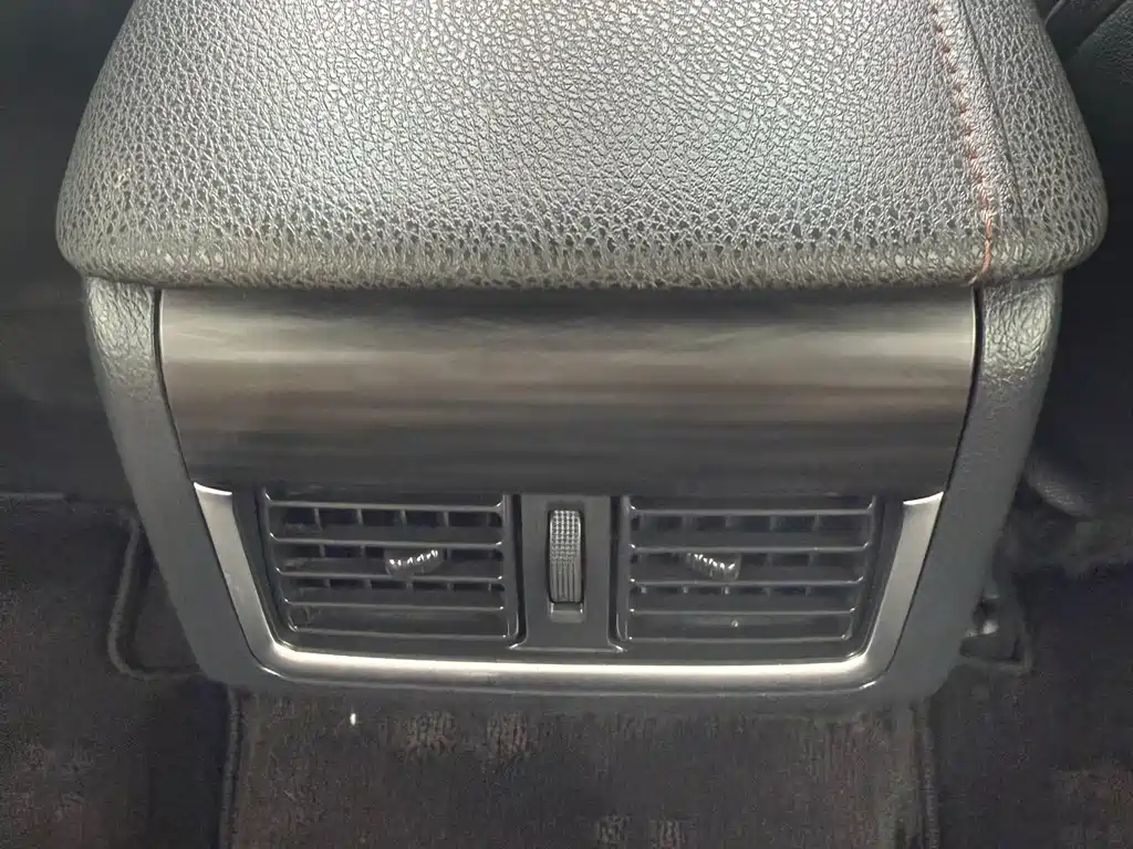 Toyota Camry 2022 — фото 11