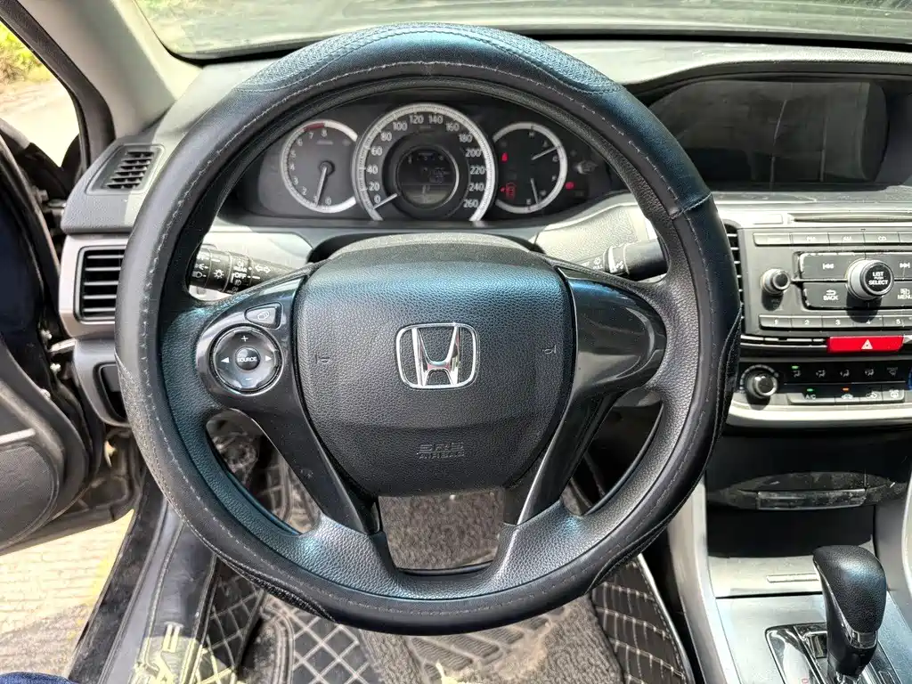 Honda Accord 2016 — фото 11