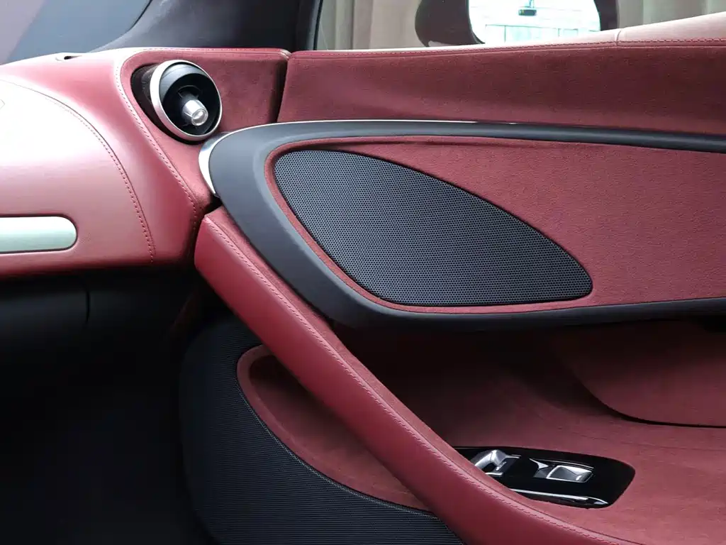 McLaren GT 2022 — фото 15