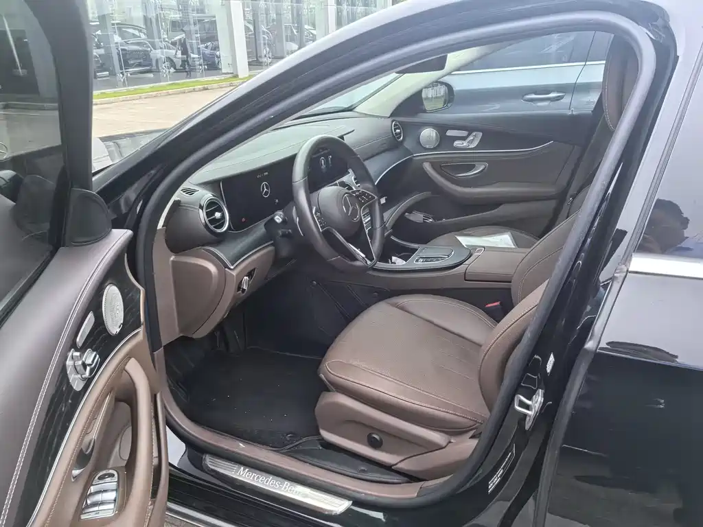 Mercedes-Benz E-Class 2023