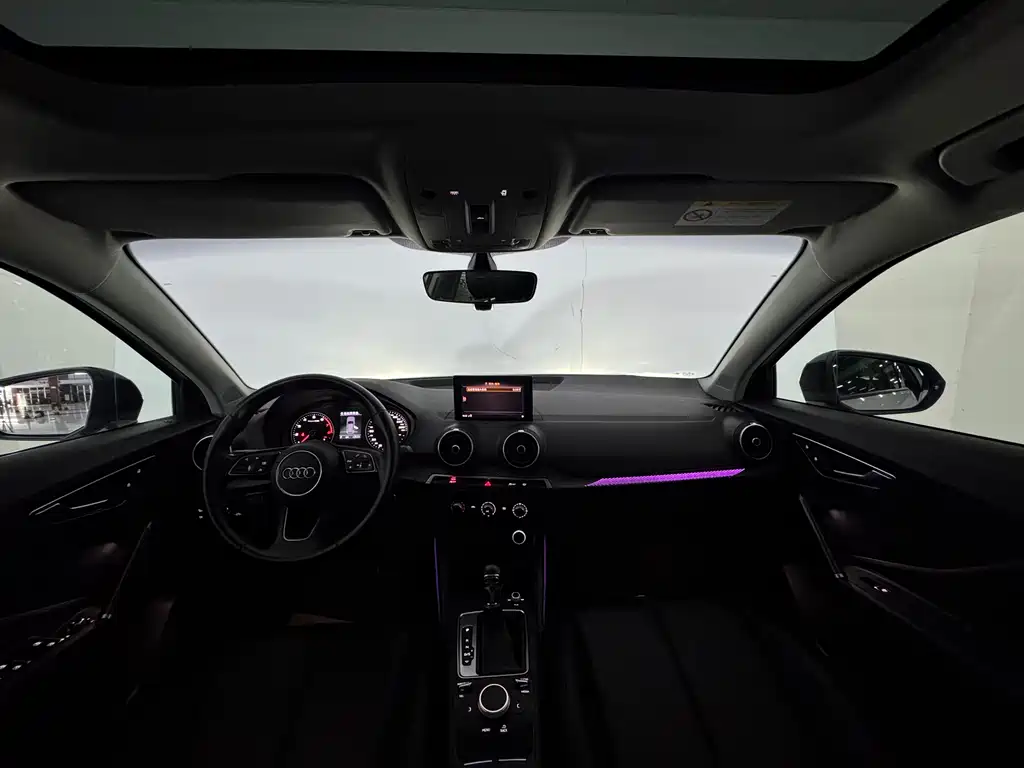 Audi Q2L 2019