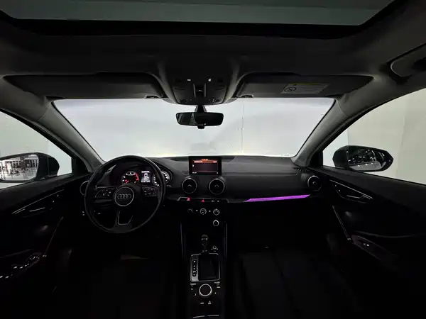 Audi Q2L 2019