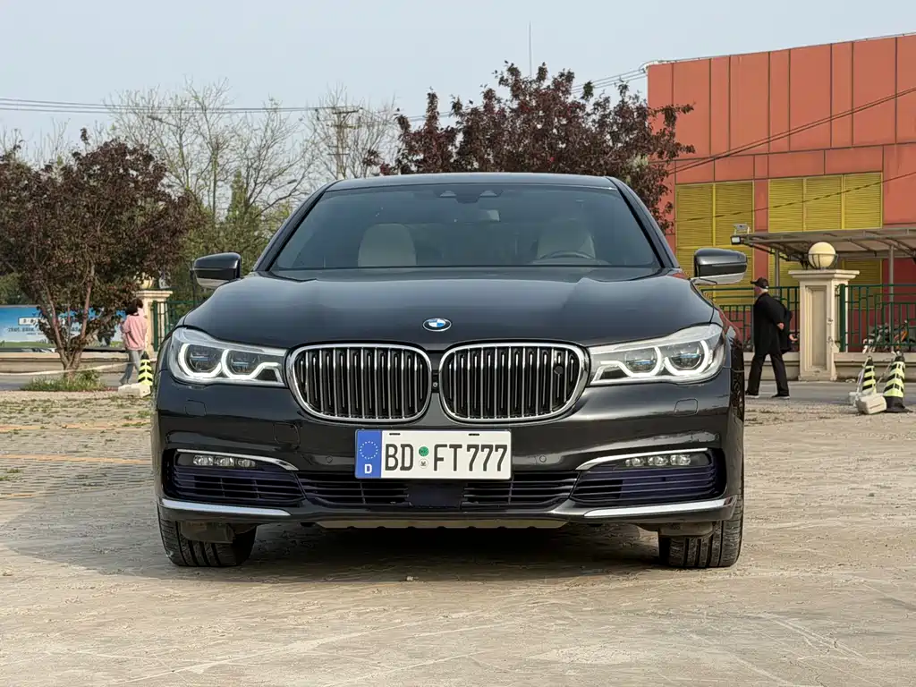 BMW 7 Series 2017 — фото 2