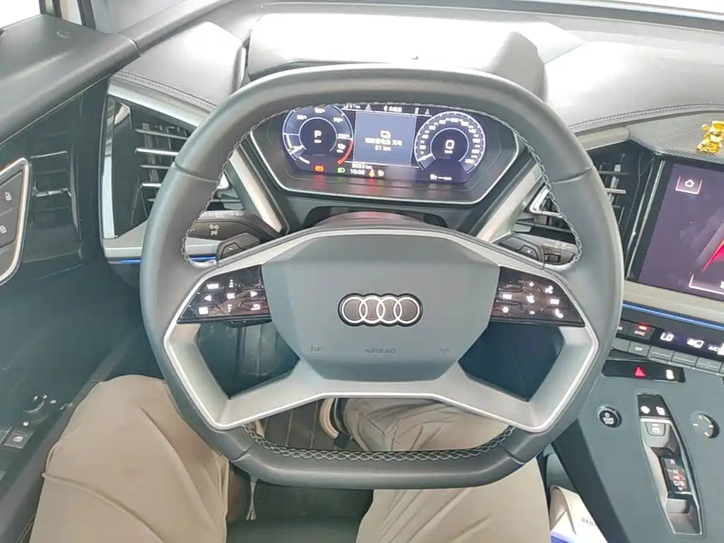 Audi Q4 E-Tron 2025 — фото 11
