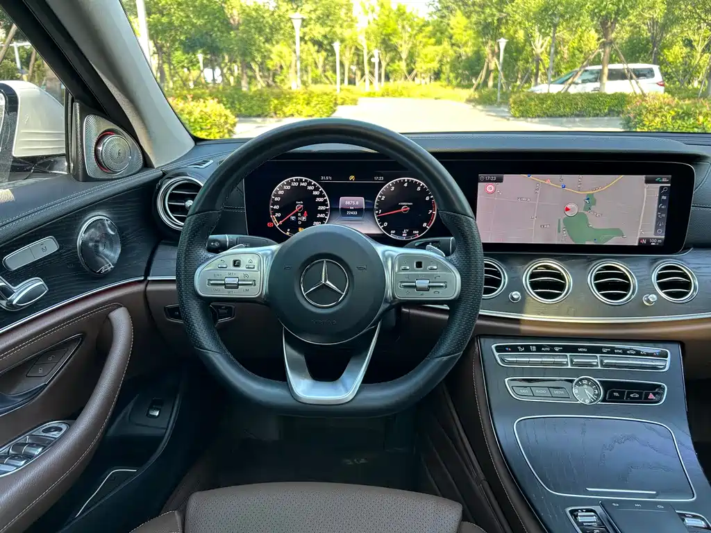 Mercedes-Benz E-Class 2019 — фото 14