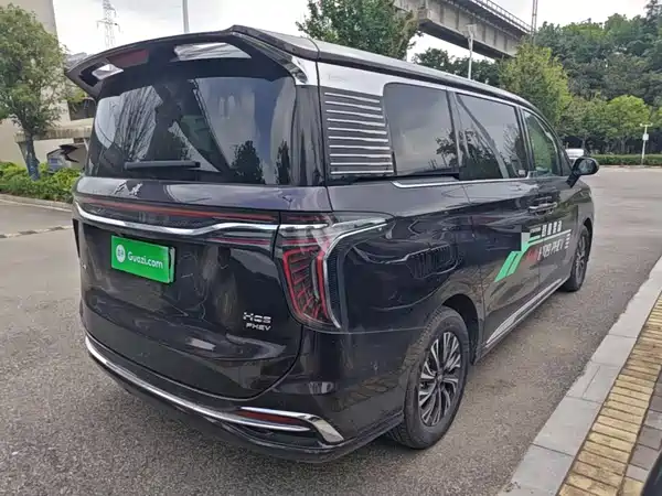 Hongqi HQ9 PHEV 2024