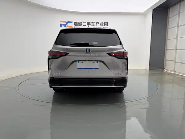 Toyota Sienna 2022