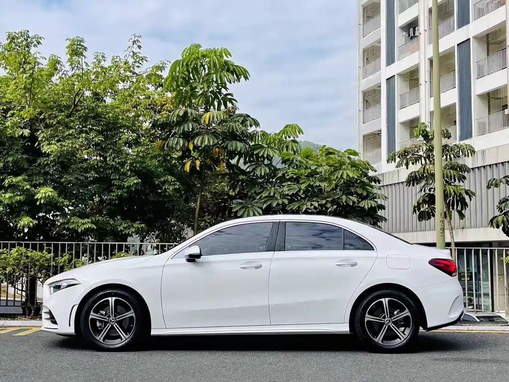 Mercedes-Benz A-Class 2023 — фото 4