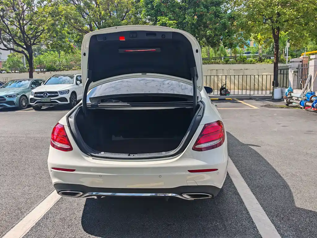 Mercedes-Benz E-Class 2020 — фото 14