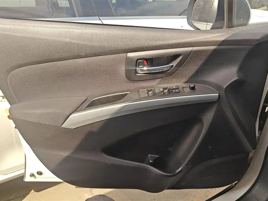 Suzuki S-Cross 2014