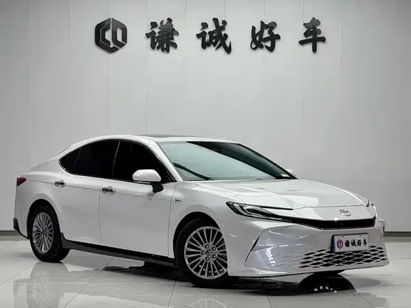 Toyota Camry 2025