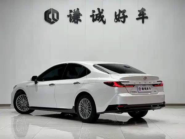 Toyota Camry 2025