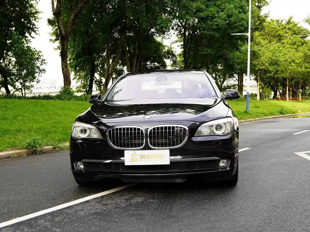BMW 7 Series 2011 — фото 2