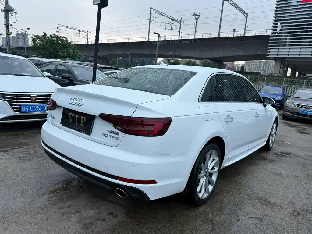 Audi A4L 2018 — фото 8