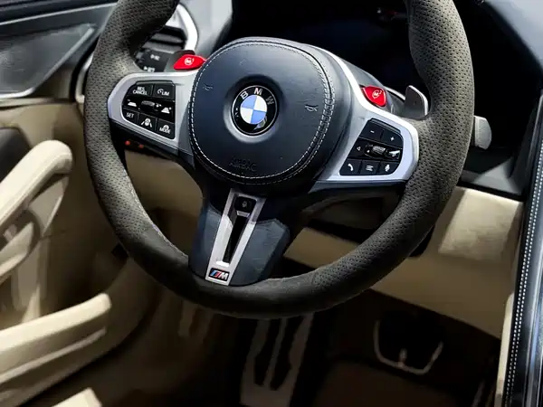 BMW M8 2023