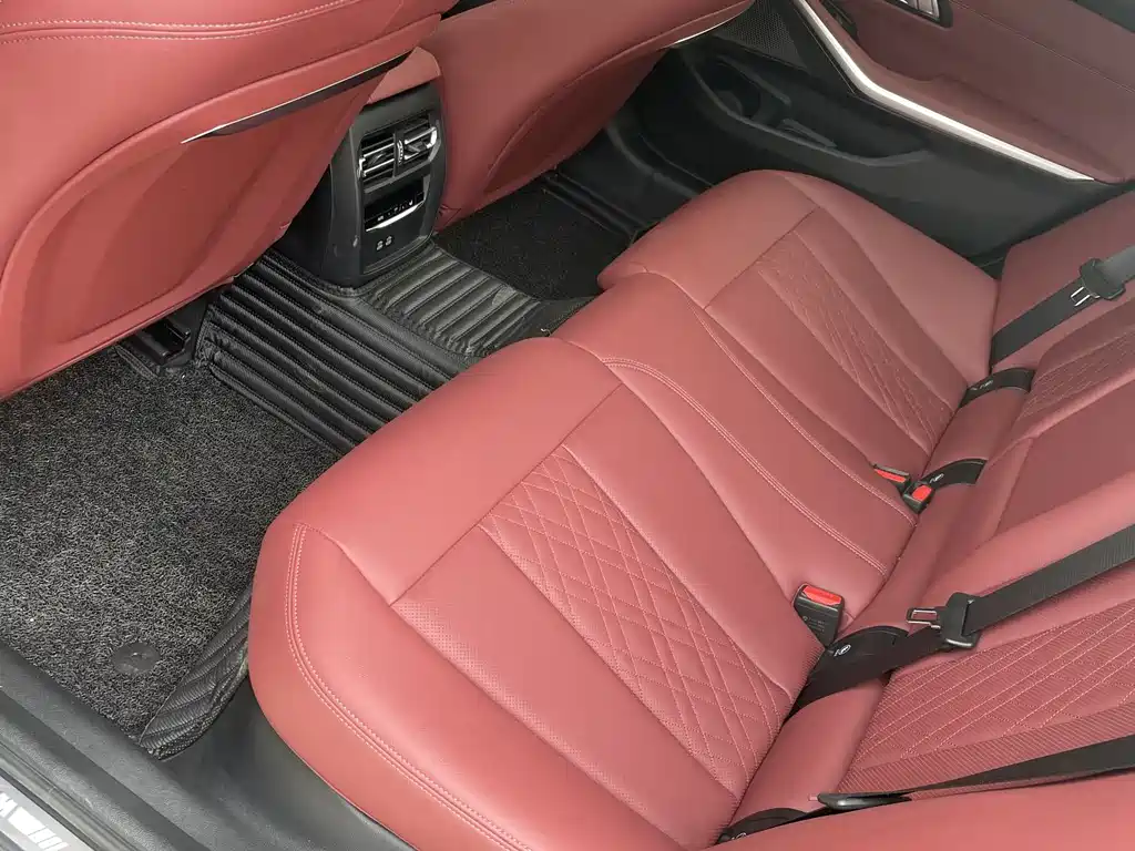 BMW 3 Series 2023 — фото 11