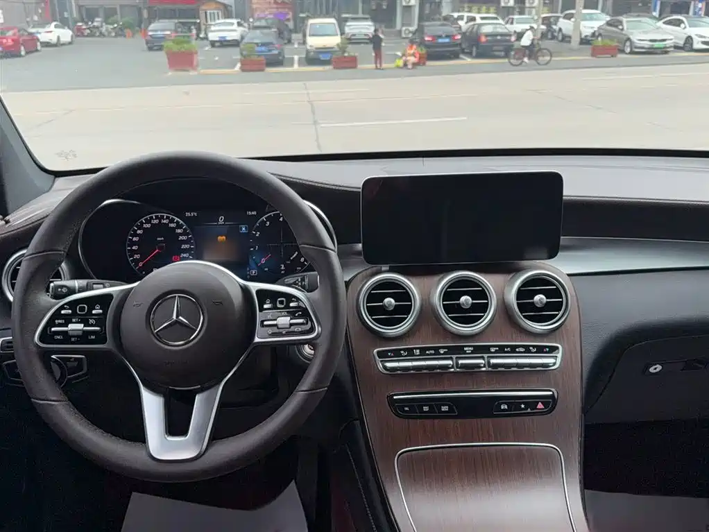 Mercedes-Benz GLC 2021 — фото 16