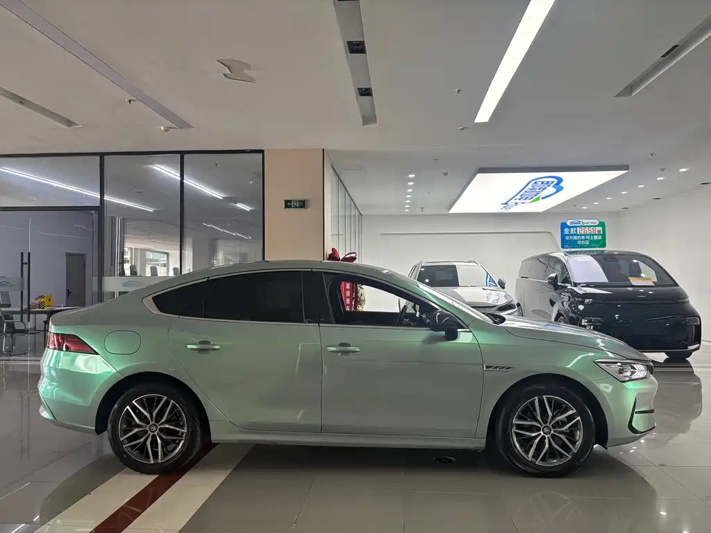 BYD Qin PLUS 2022 — фото 4
