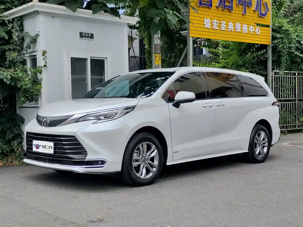 Toyota Sienna 2024