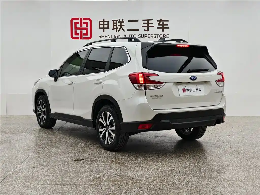 Subaru Forester 2024 — фото 4