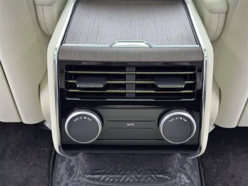 Land Rover Range Rover 2025 — фото 11