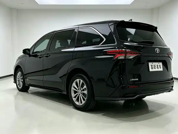 Toyota Granvia 2023