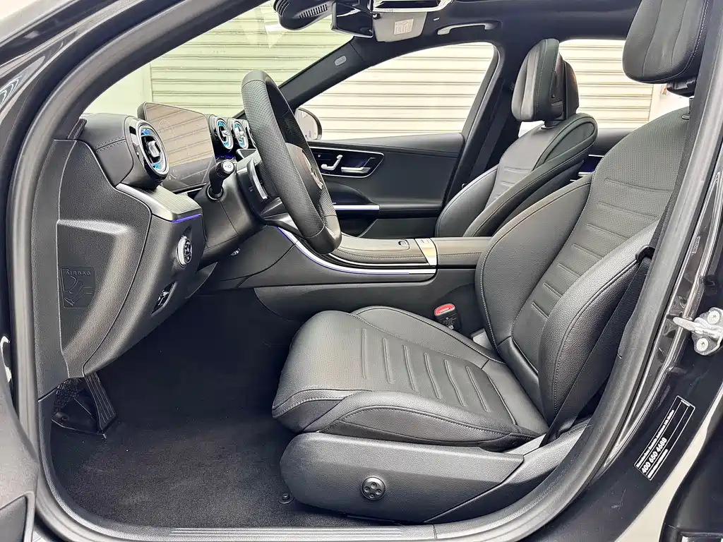 Mercedes-Benz C-Class 2023 — фото 12