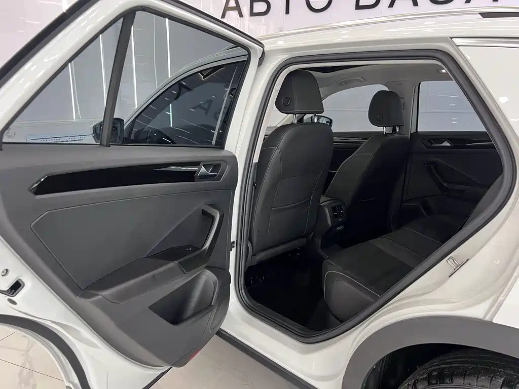 Volkswagen T-Roc 2022 — фото 13