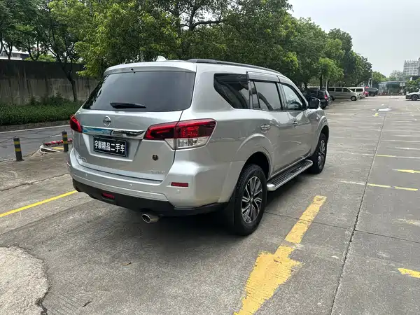 Nissan Terra 2019