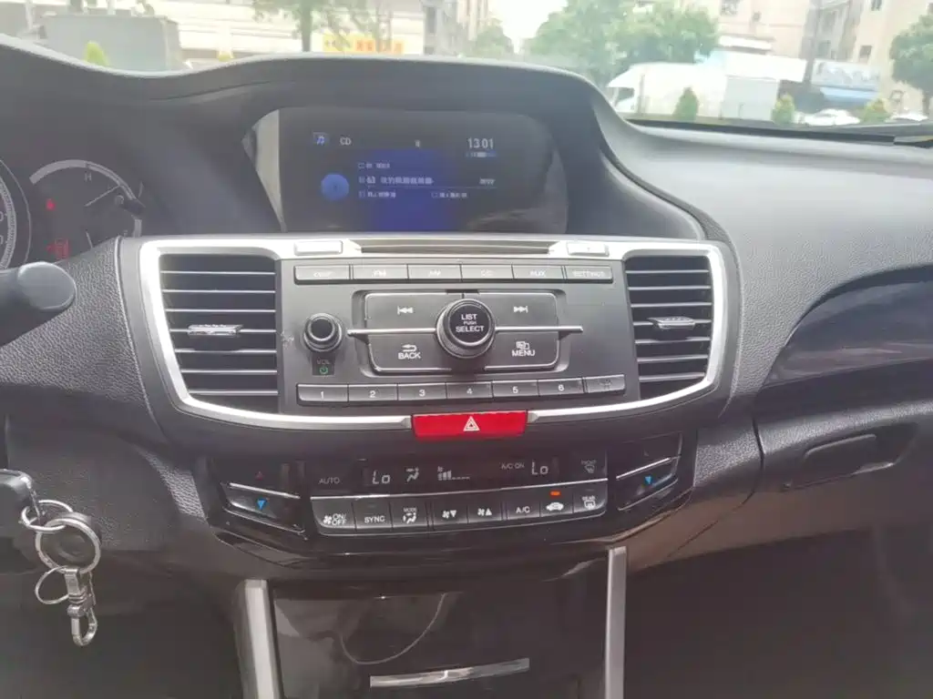 Honda Accord 2017 — фото 13