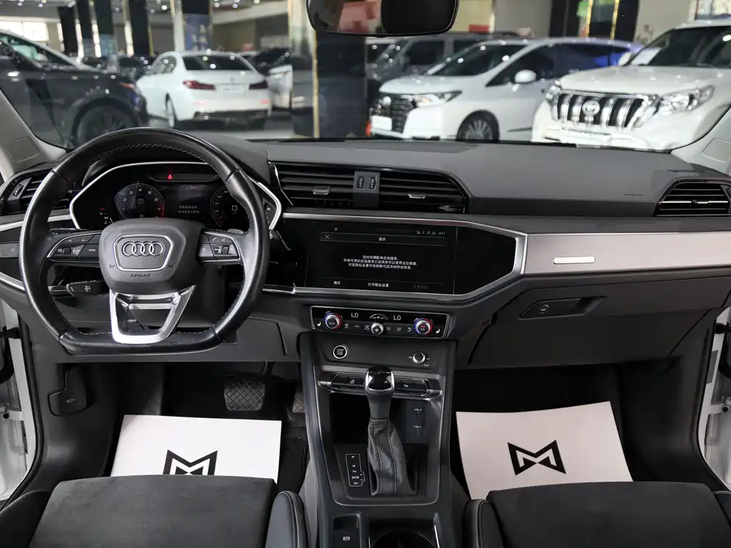 Audi Q3 2022 — фото 11