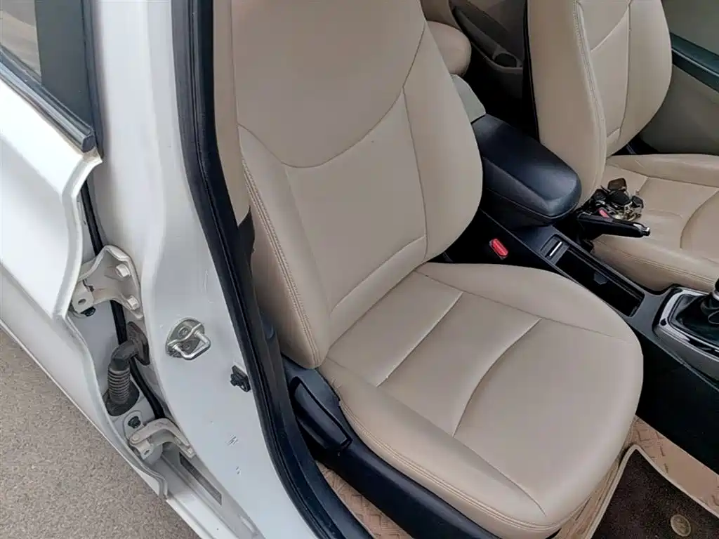 Hyundai Elantra Langdong 2015 — фото 25