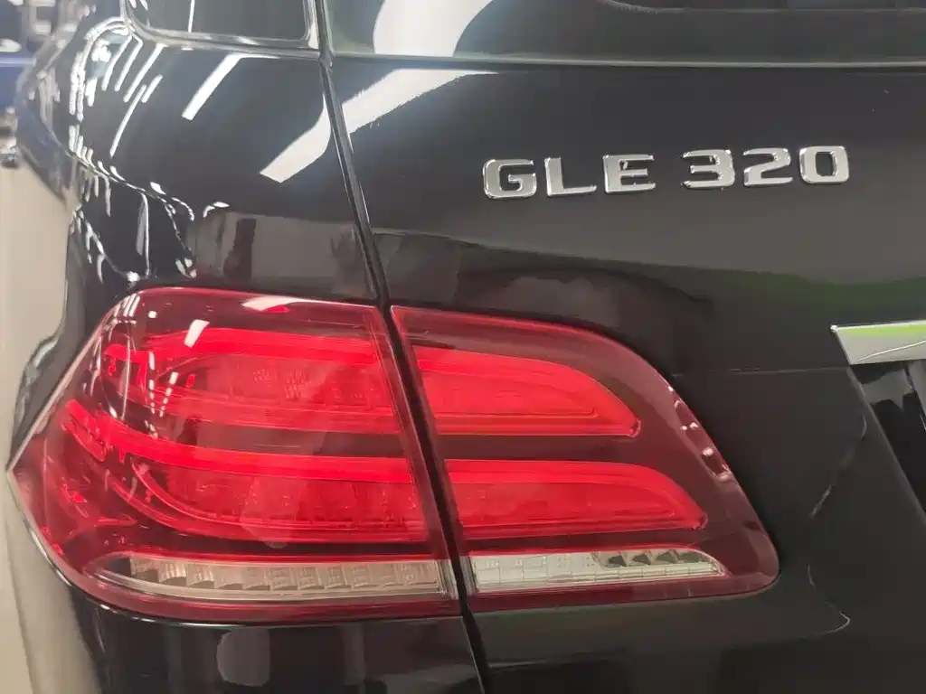 Mercedes-Benz GLE 2017 — фото 13
