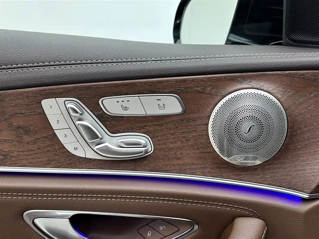 Mercedes-Benz E-Class 2022 — фото 15