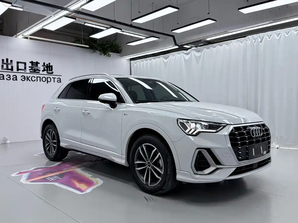 Audi Q3 2021 — фото 2