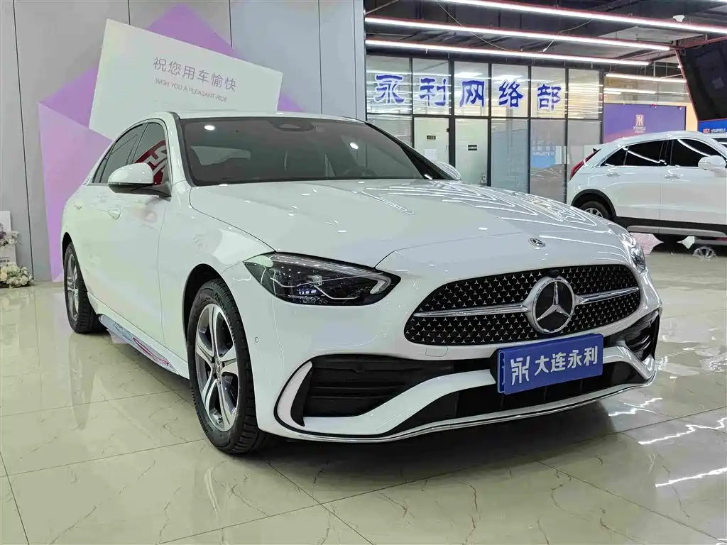 Mercedes-Benz C-Class 2023 — фото 3