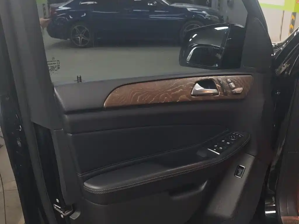 Mercedes-Benz GLE 2017 — фото 14